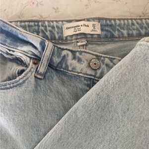 Abercrombie & Fitch High Rise Dad Jeans (Never Worn)